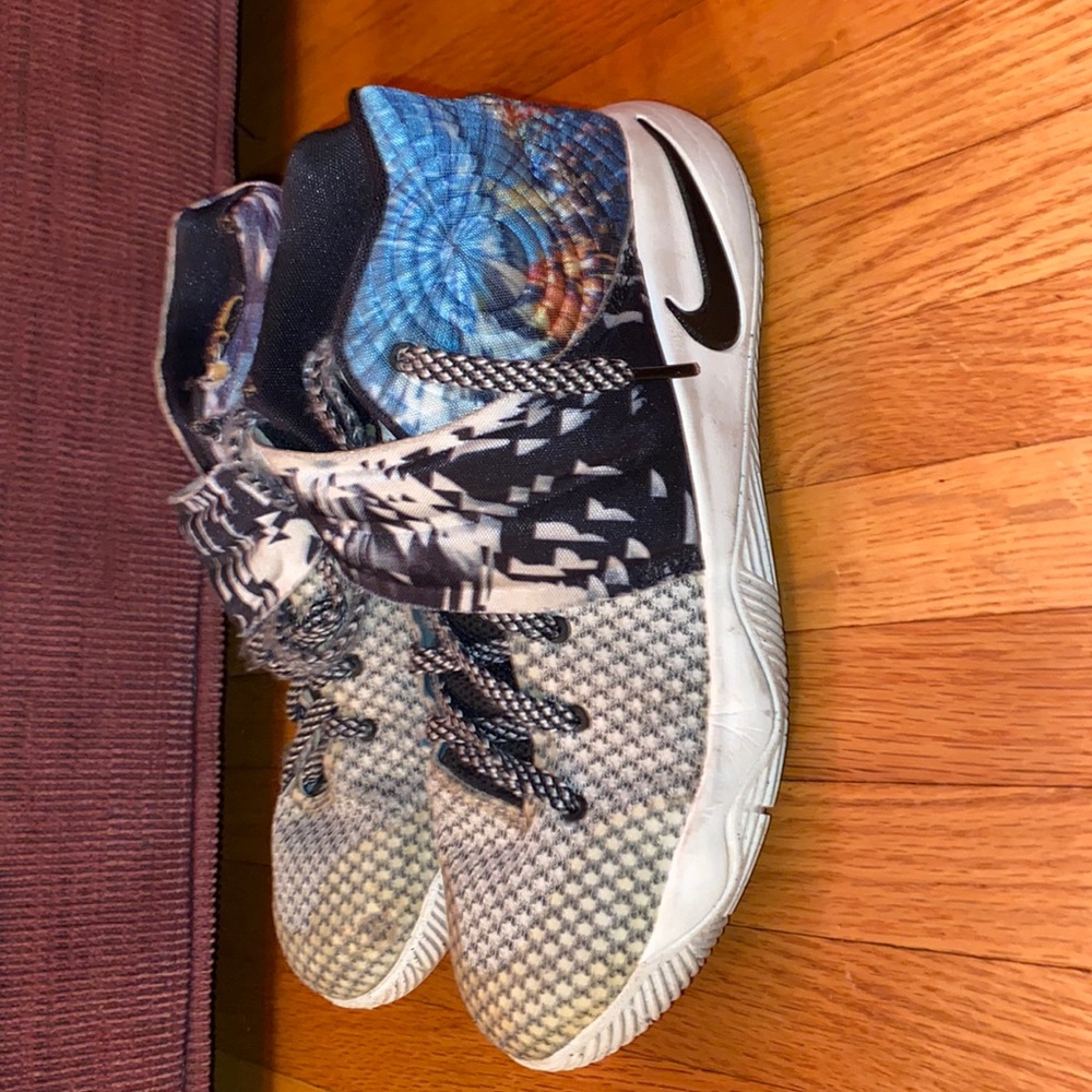 Nike Kyrie 2 Basketball Shoes, Rare find